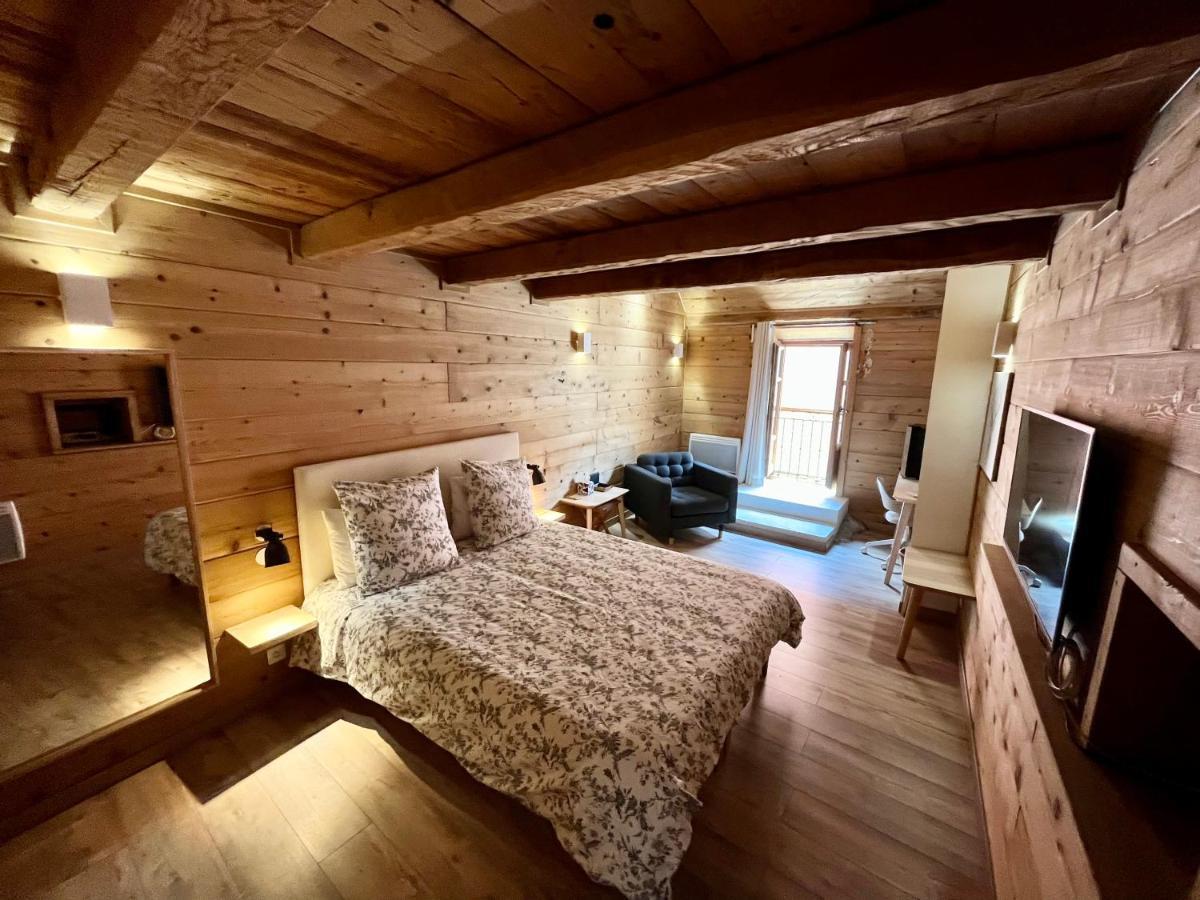Suite "Chalet" Dans Maison De Village La Brigue Dış mekan fotoğraf